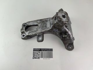 bontott AUDI A4 B8 Motor Tartó Bak Jobb