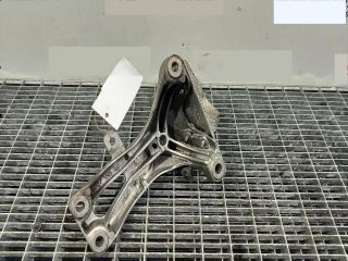 bontott AUDI A4 B8 Motor Tartó Bak Jobb