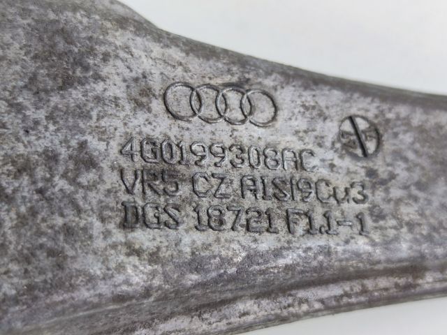 bontott AUDI A4 B8 Motor Tartó Bak Jobb