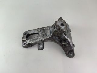 bontott AUDI A4 B8 Motor Tartó Bak Jobb