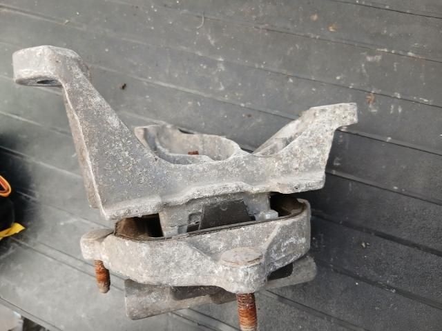 bontott AUDI A4 B8 Motor Tartó Bak (Pozíciófüggetlen)