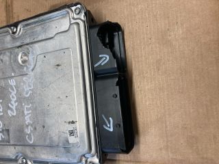 bontott AUDI A4 B8 Motorvezérlő