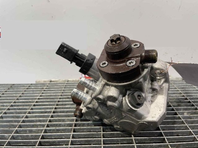 bontott AUDI A4 B8 Nagynyomású Szivattyú