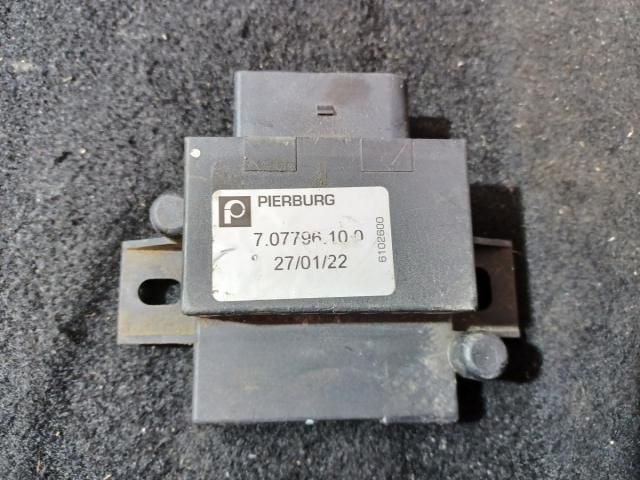 bontott AUDI A4 B8 Üzemanyag Szivattyú Relé