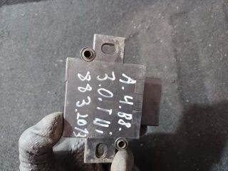 bontott AUDI A4 B8 Üzemanyag Szivattyú Relé