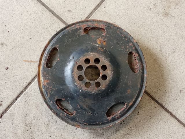 bontott AUDI A4 B8 Főtengely Szíjtárcsa