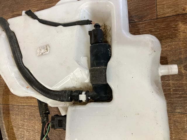 bontott AUDI A4 B8 Ablakmosó Tartály