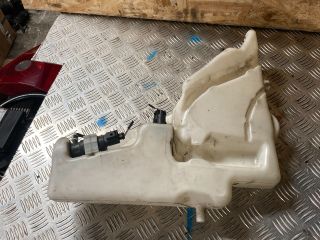 bontott AUDI A4 B8 Ablakmosó Tartály