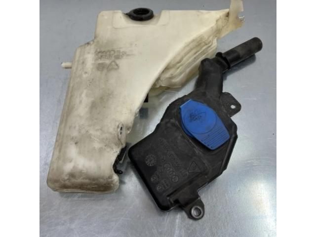 bontott AUDI A4 B8 Ablakmosó Tartály