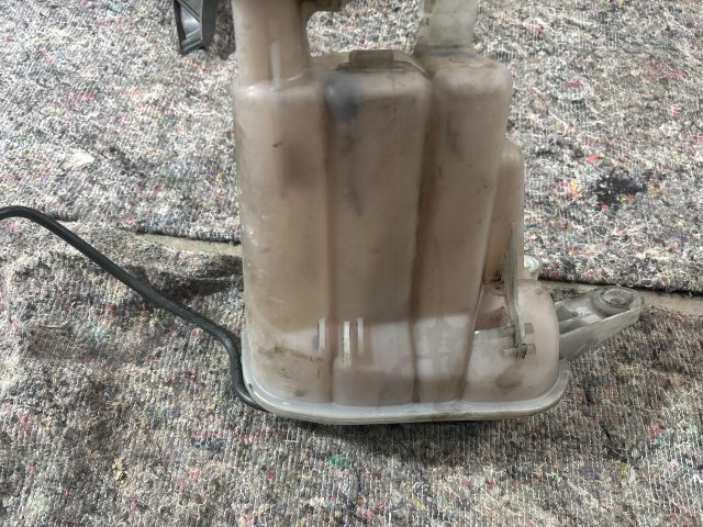 bontott AUDI A4 B8 Ablakmosó Tartály