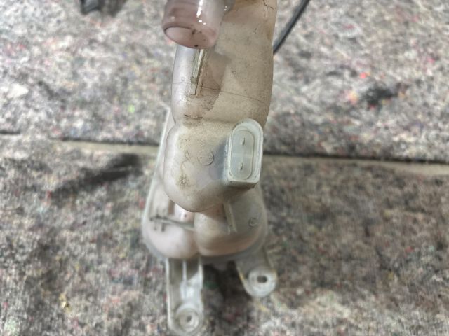 bontott AUDI A4 B8 Ablakmosó Tartály