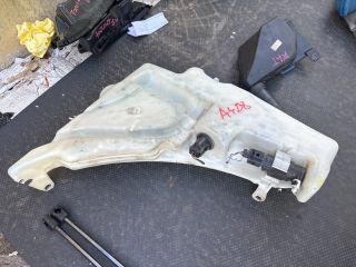 bontott AUDI A4 B8 Ablakmosó Tartály