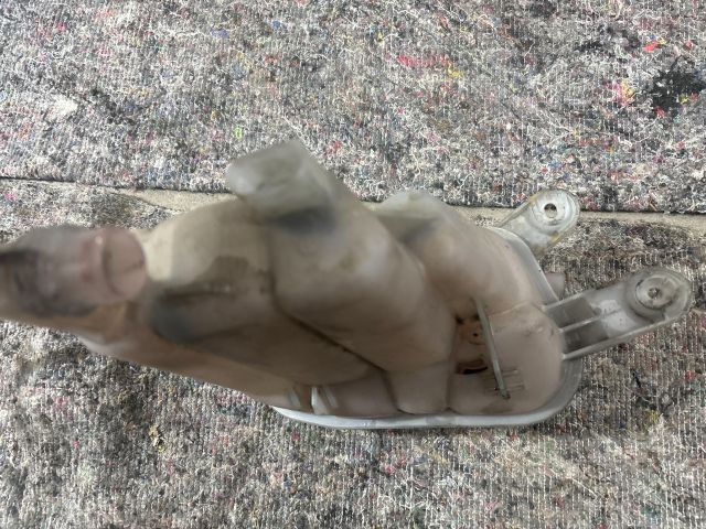 bontott AUDI A4 B8 Ablakmosó Tartály