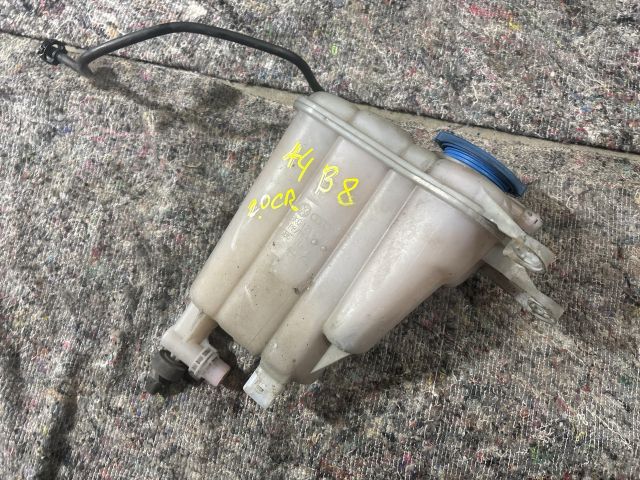 bontott AUDI A4 B8 Ablakmosó Tartály