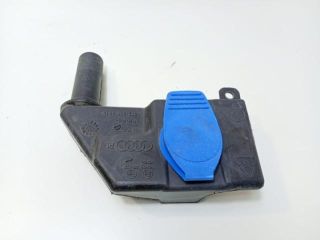 bontott AUDI A4 B8 Ablakmosó Tartály