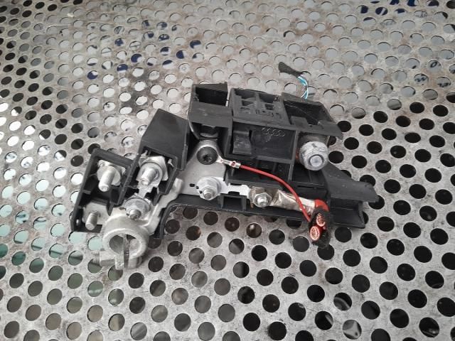 bontott AUDI A4 B8 Akkumulátor Saru