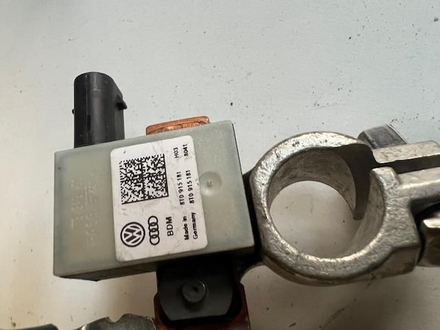 bontott AUDI A4 B8 Akkumulátor Saru