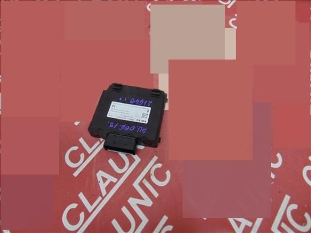 bontott AUDI A4 B8 Akkumulátor Vezérlő Panel