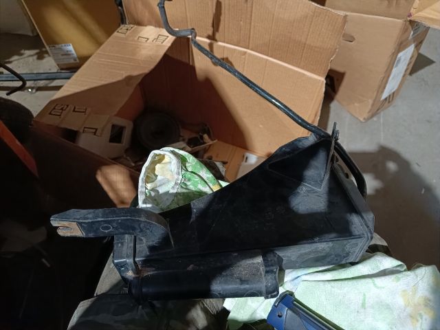 bontott AUDI A4 B8 Aktív Szénszűrő