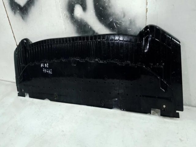 bontott AUDI A4 B8 Alsó Hűtőburkolat