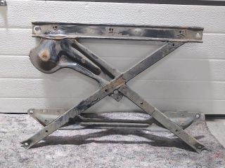 bontott AUDI A4 B8 Alsó Kereszttartó