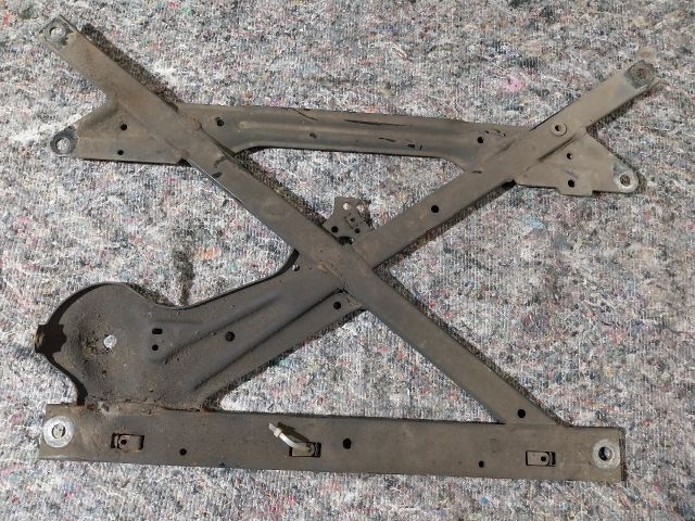 bontott AUDI A4 B8 Alsó Kereszttartó