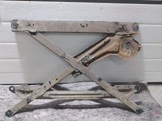 bontott AUDI A4 B8 Alsó Kereszttartó