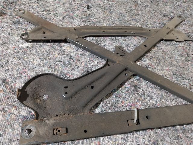 bontott AUDI A4 B8 Alsó Kereszttartó