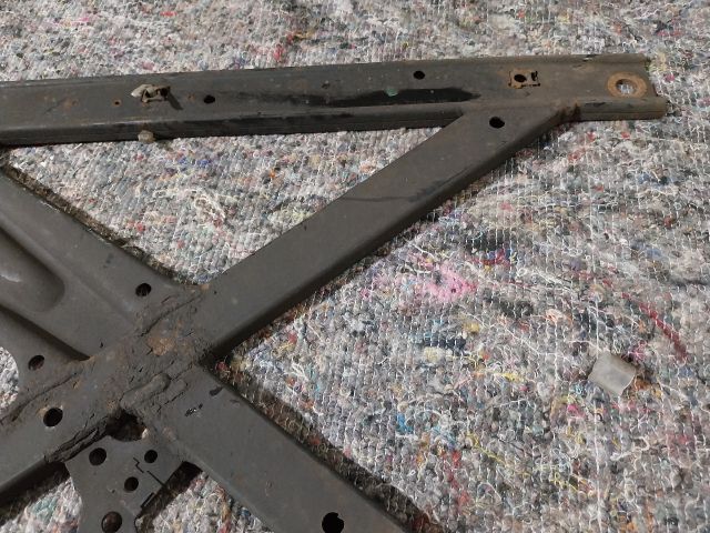 bontott AUDI A4 B8 Alsó Kereszttartó