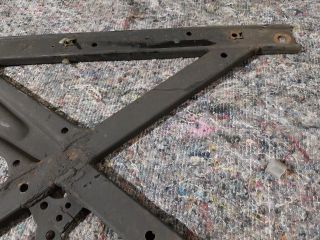 bontott AUDI A4 B8 Alsó Kereszttartó