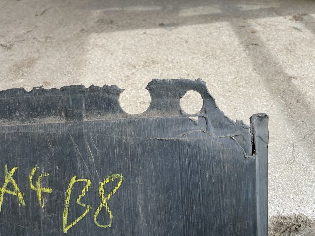 bontott AUDI A4 B8 Alsó Motorburkolat