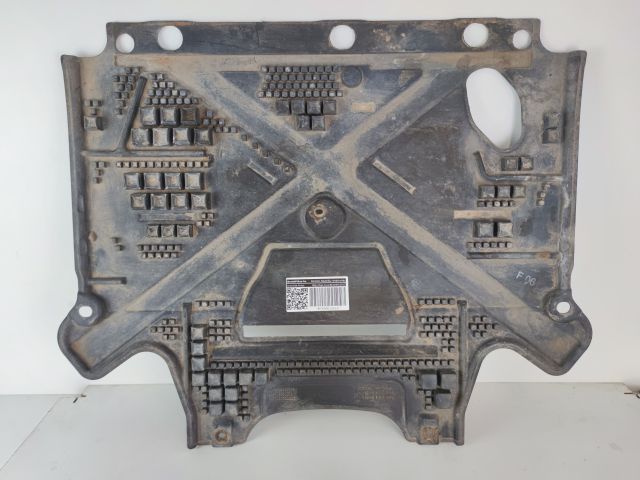 bontott AUDI A4 B8 Alsó Motorburkolat