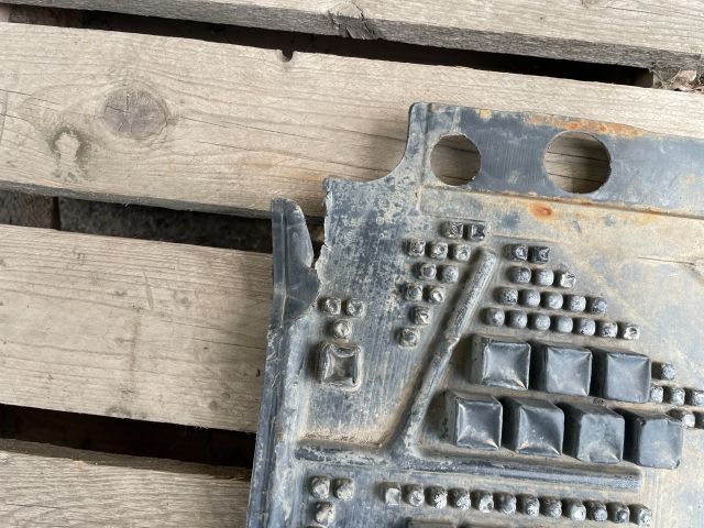 bontott AUDI A4 B8 Alsó Motorburkolat