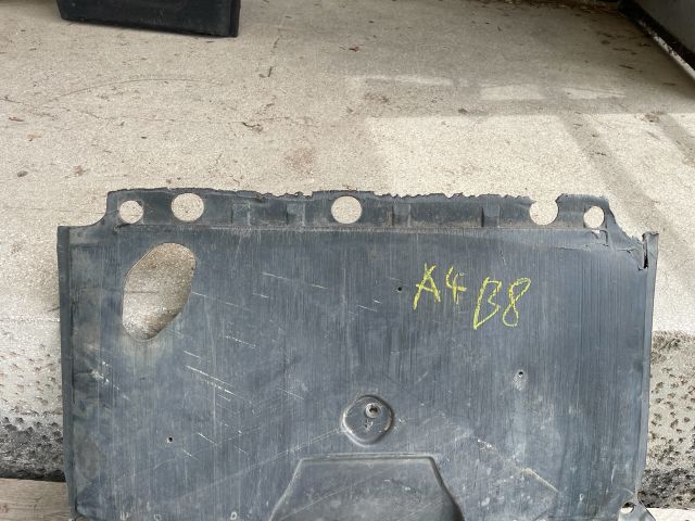 bontott AUDI A4 B8 Alsó Motorburkolat