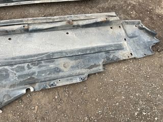 bontott AUDI A4 B8 Alsó Padlólemez Burkolat