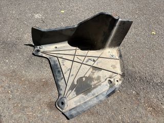 bontott AUDI A4 B8 Alsó Padlólemez Burkolat