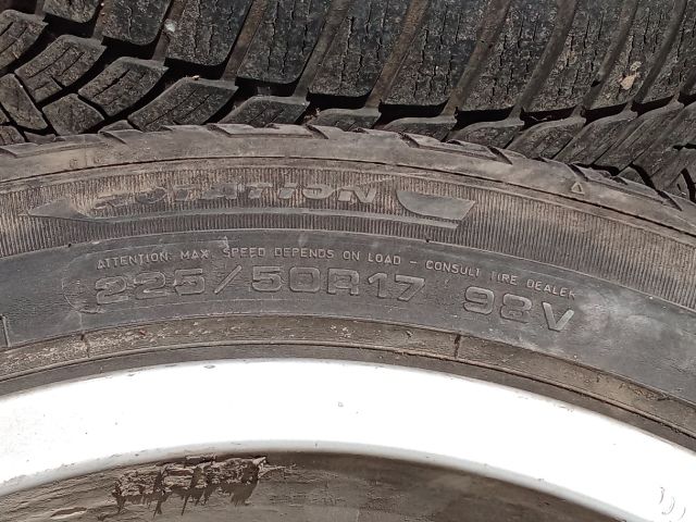 bontott AUDI A4 B8 Alufelni Szett Gumival