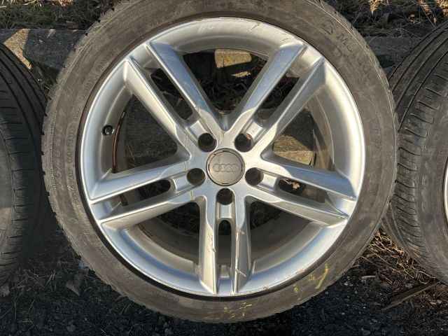 bontott AUDI A4 B8 Alufelni Szett Gumival