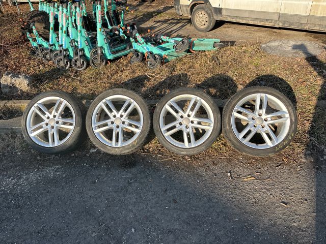 bontott AUDI A4 B8 Alufelni Szett Gumival