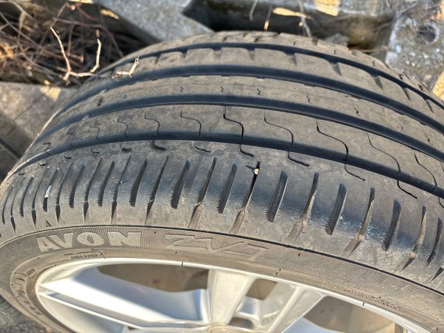 bontott AUDI A4 B8 Alufelni Szett Gumival