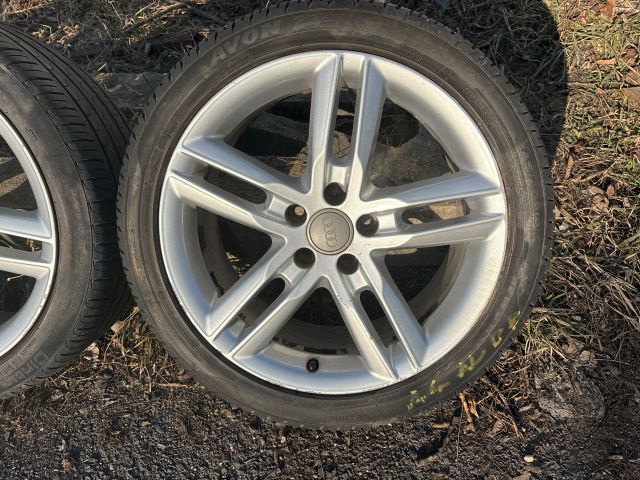 bontott AUDI A4 B8 Alufelni Szett Gumival