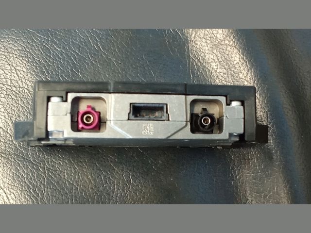 bontott AUDI A4 B8 Antenna Erősítő