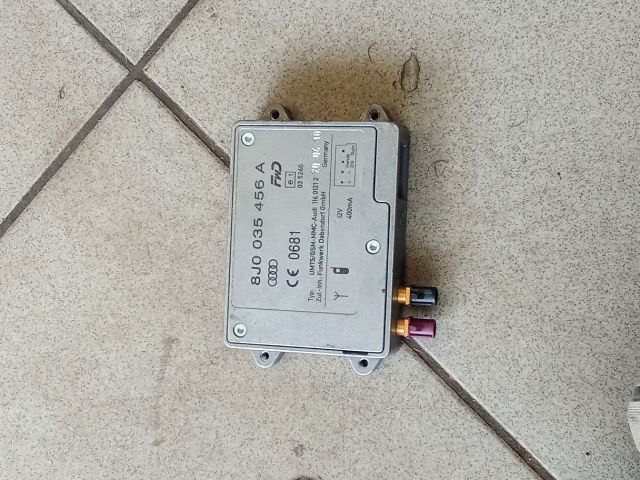 bontott AUDI A4 B8 Antenna Erősítő