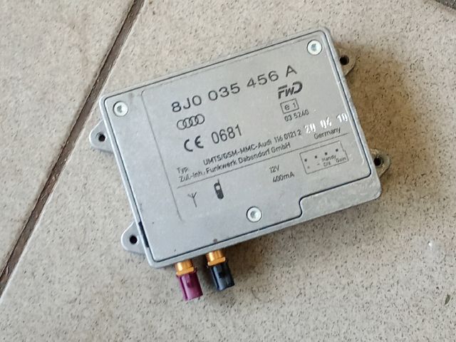 bontott AUDI A4 B8 Antenna Erősítő