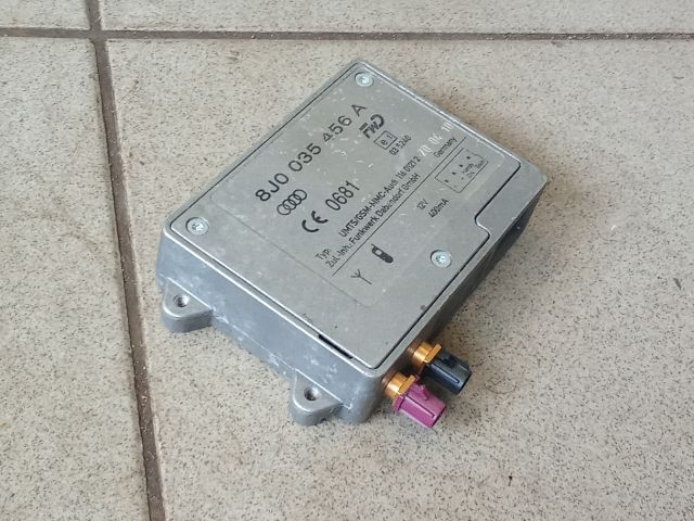 bontott AUDI A4 B8 Antenna Erősítő