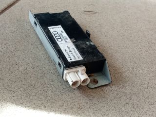 bontott AUDI A4 B8 Antenna Erősítő