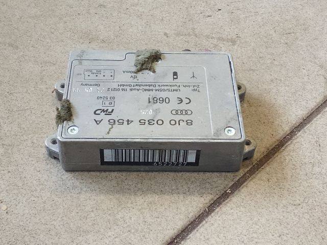 bontott AUDI A4 B8 Antenna Erősítő