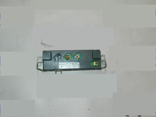 bontott AUDI A4 B8 Antenna Erősítő