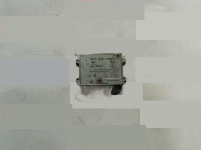 bontott AUDI A4 B8 Antenna Erősítő