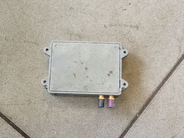 bontott AUDI A4 B8 Antenna Erősítő